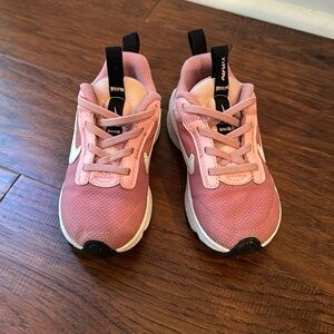 Nike Air Max little girls size 8.5